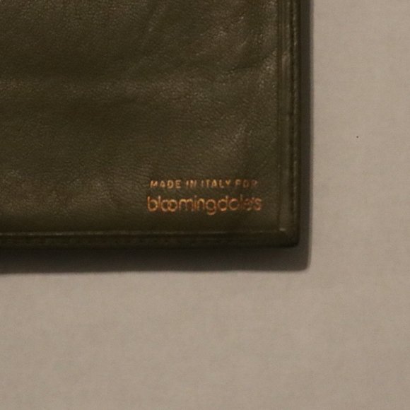 Bloomingdale's Made In Italy Wallet - Alligator Green - 7 1/16" x 4 3/8" - Picture 4 of 7